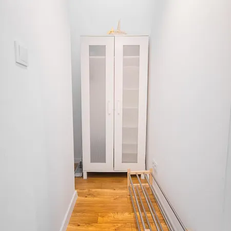 Lovely Hoza Str Super Location