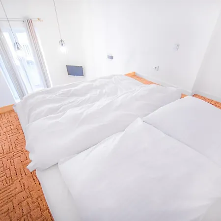 Lovely Hoza Str Super Location Apartment Warsaw